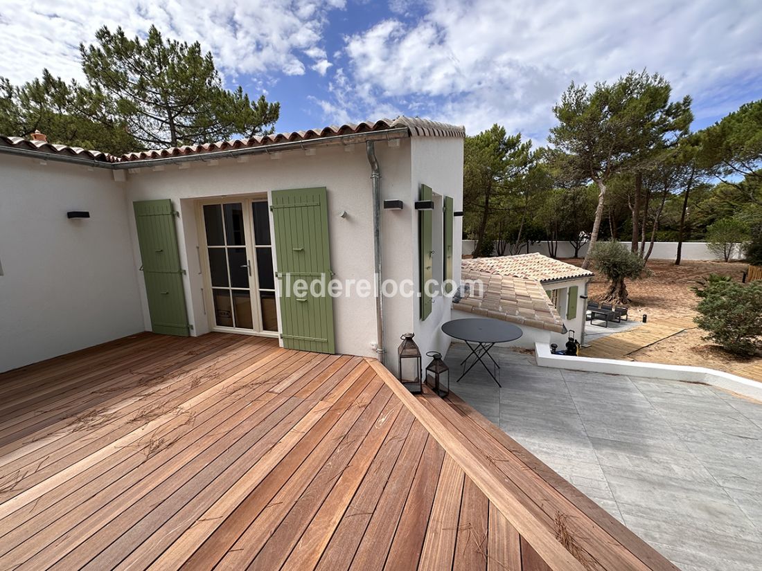 Photo 64 : TERRASSE d'une maison située à Les Portes-en-Ré, île de Ré.