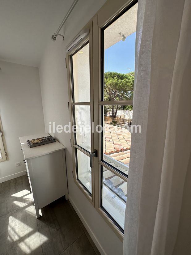 Photo 39 : CHAMBRE d'une maison située à Les Portes-en-Ré, île de Ré.