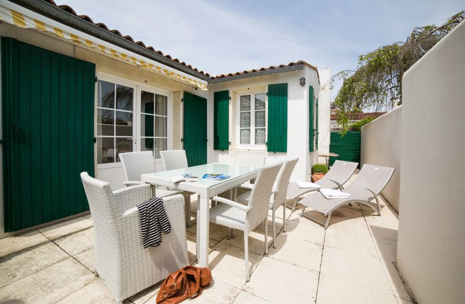 Photo 1 : TERRASSE d'une maison située à Saint-Martin-de-Ré, île de Ré.