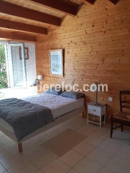 Photo 20 : CHAMBRE d'une maison située à Saint-Clément-des-Baleines, île de Ré.