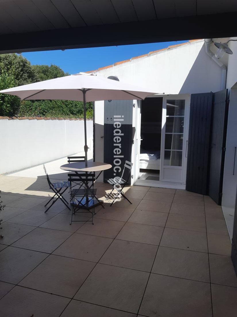 Photo 8 : TERRASSE d'une maison située à Saint-Clément-des-Baleines, île de Ré.