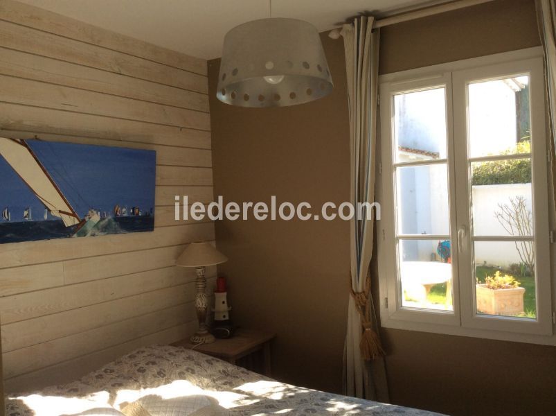 Photo 7 : CHAMBRE d'une maison située à Le Bois-Plage-en-Ré, île de Ré.