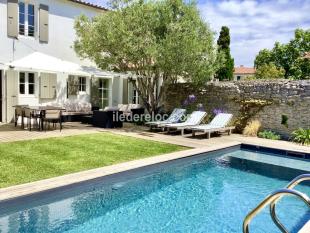 Ile de Ré:Villa d'architecte avec piscine chauffée proche du port