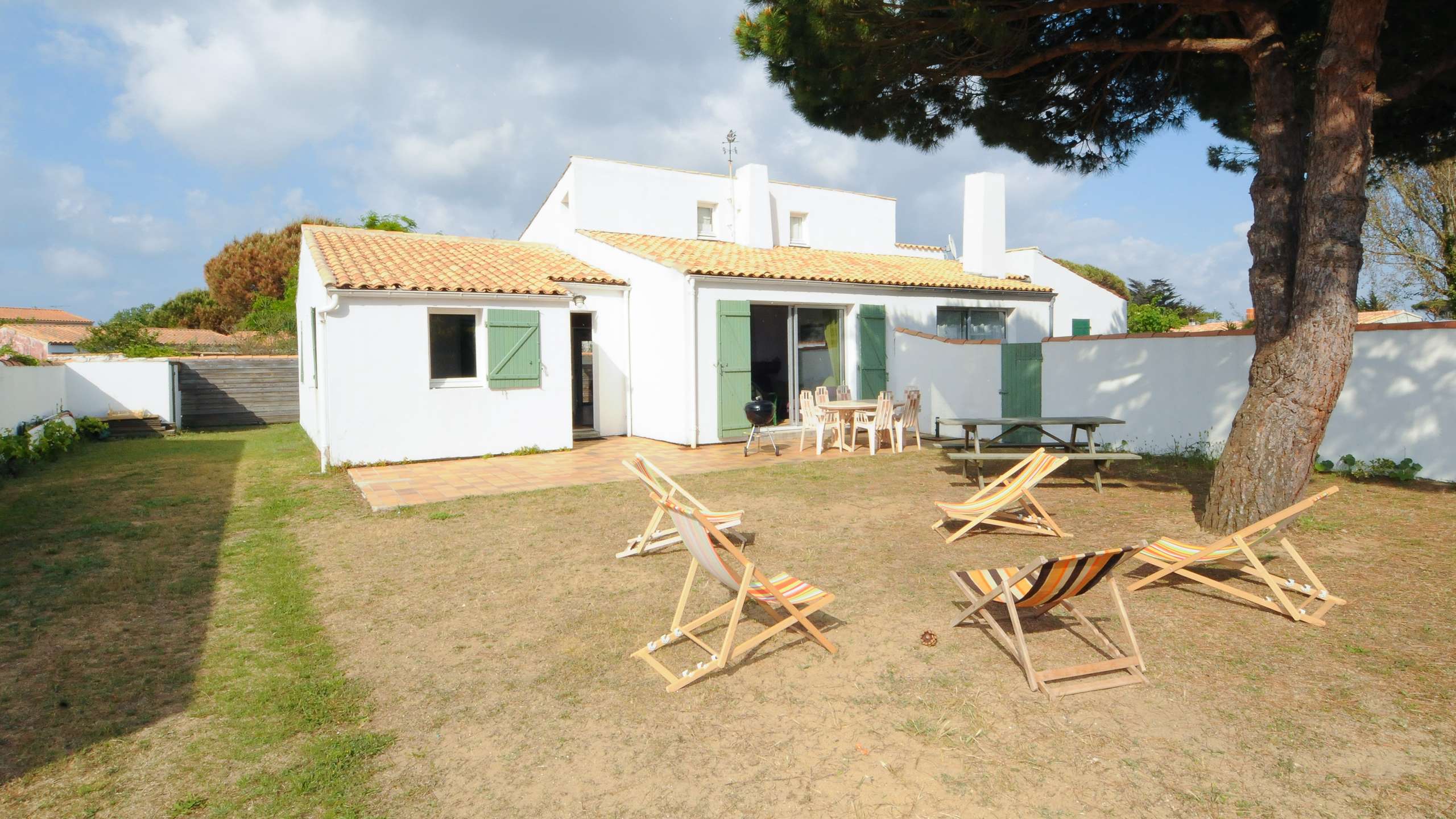 Photo 1 :  d'une maison située à La Couarde-sur-mer, île de Ré.