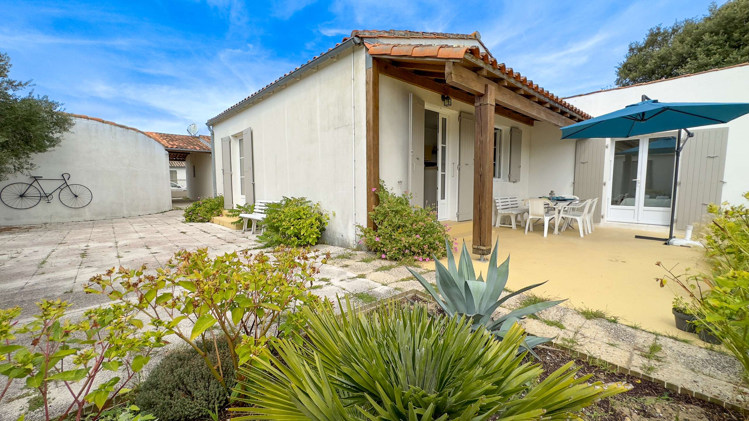 Photo 2 :  d'une maison située à La Couarde-sur-mer, île de Ré.