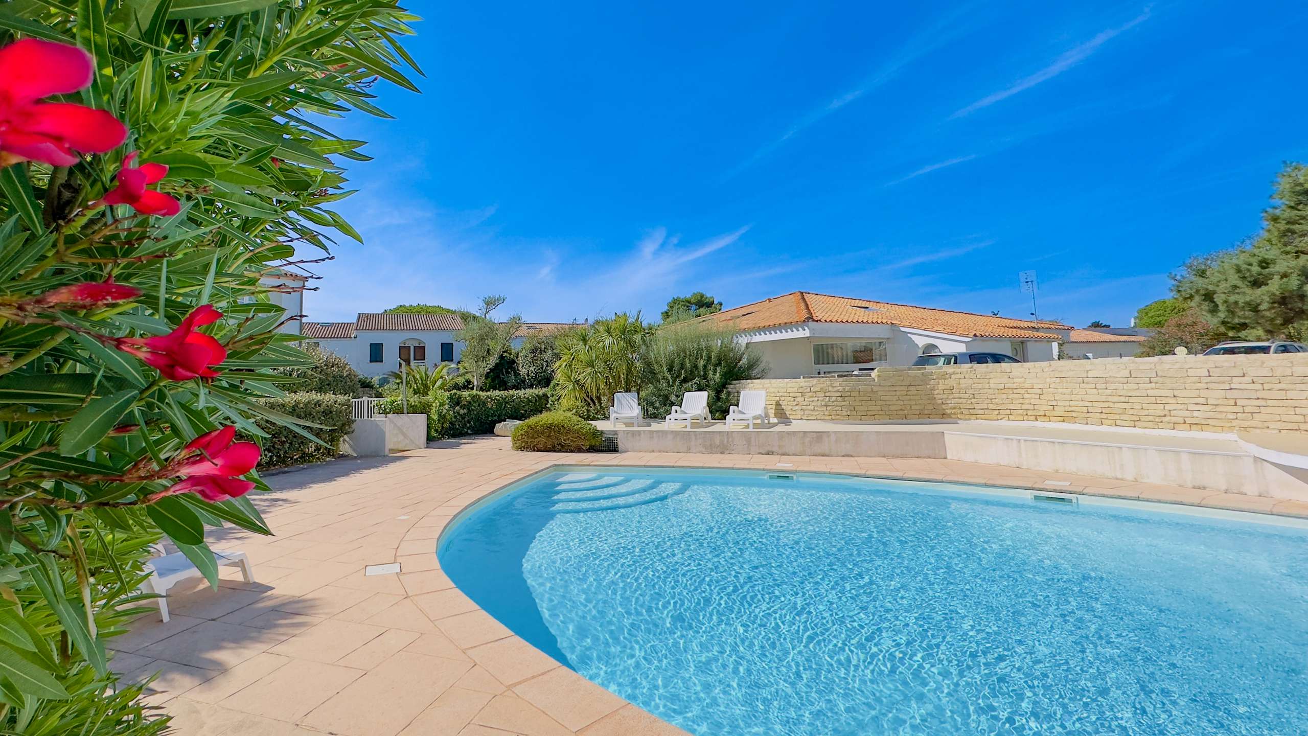 Photo 2 :  d'une maison située à La Couarde-sur-mer, île de Ré.