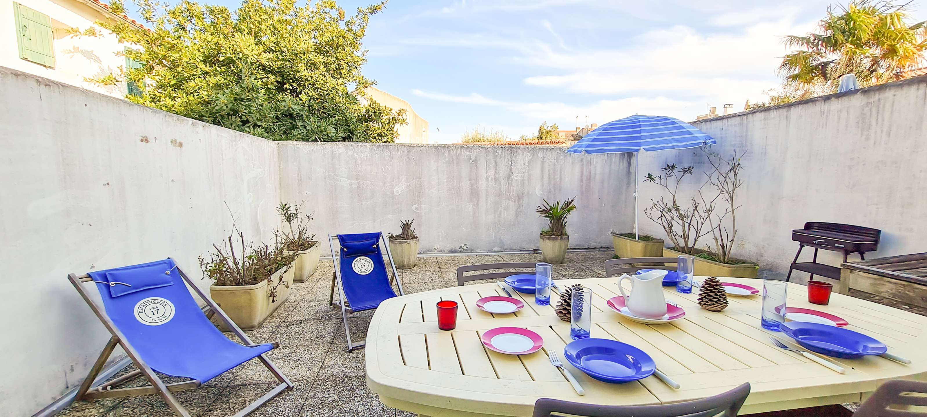 Photo 2 :  d'une maison située à Saint-Martin-de-Ré, île de Ré.