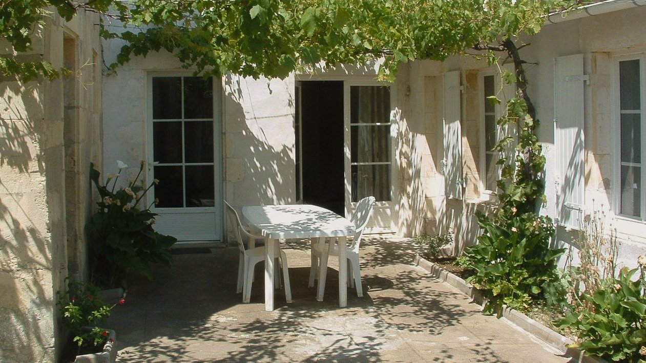 Photo 1 :  d'une maison située à Saint-Martin-de-Ré, île de Ré.