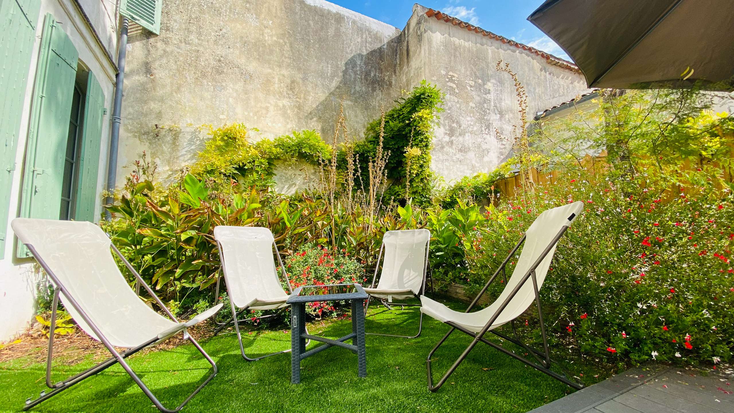 Photo 1 :  d'une maison située à Saint-Martin-de-Ré, île de Ré.