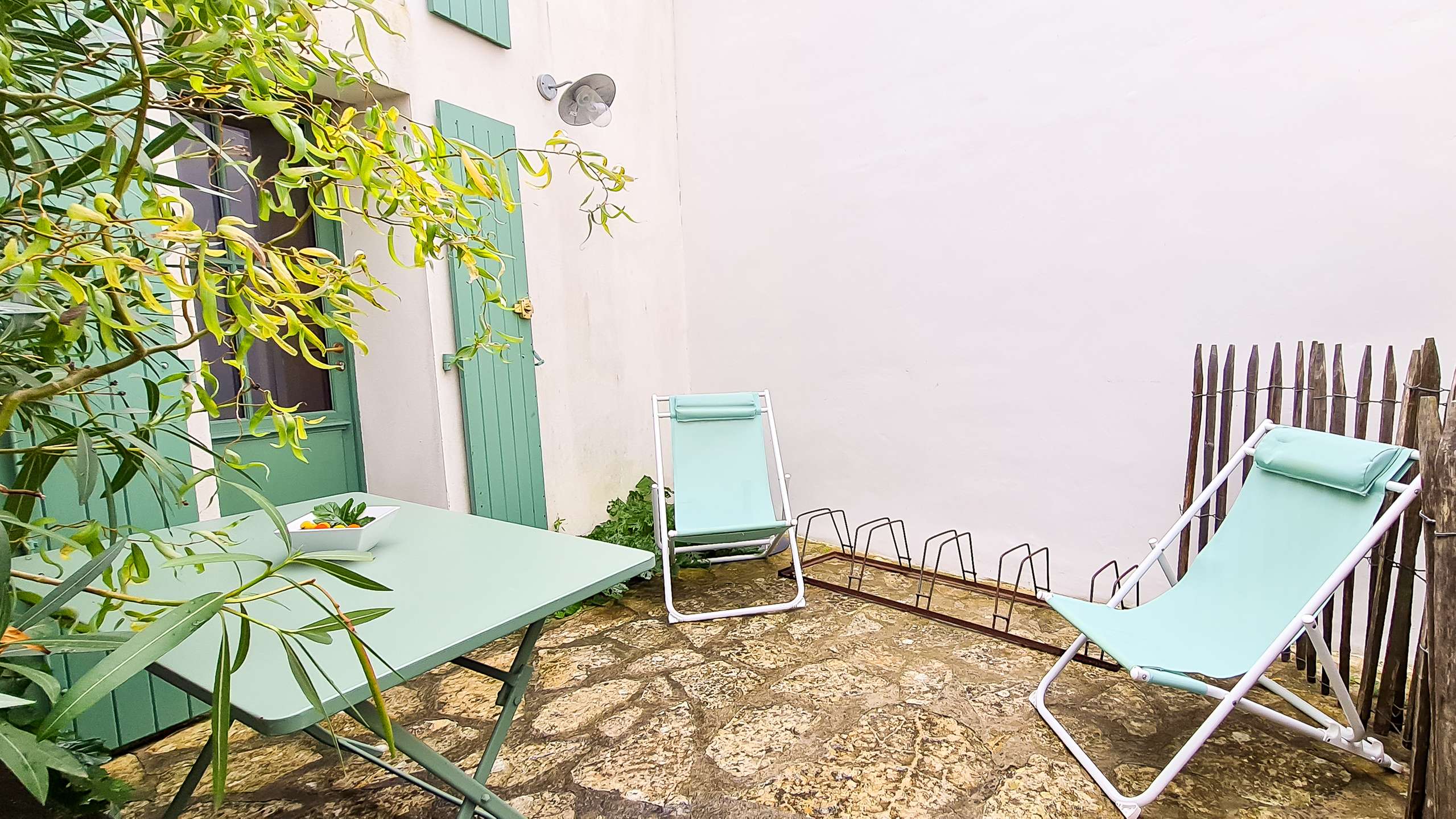 Photo 1 :  d'une maison située à La Couarde-sur-mer, île de Ré.