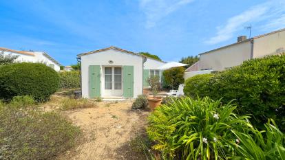 Ile de Ré:Agréable maison à deux pas des plages avec jardin