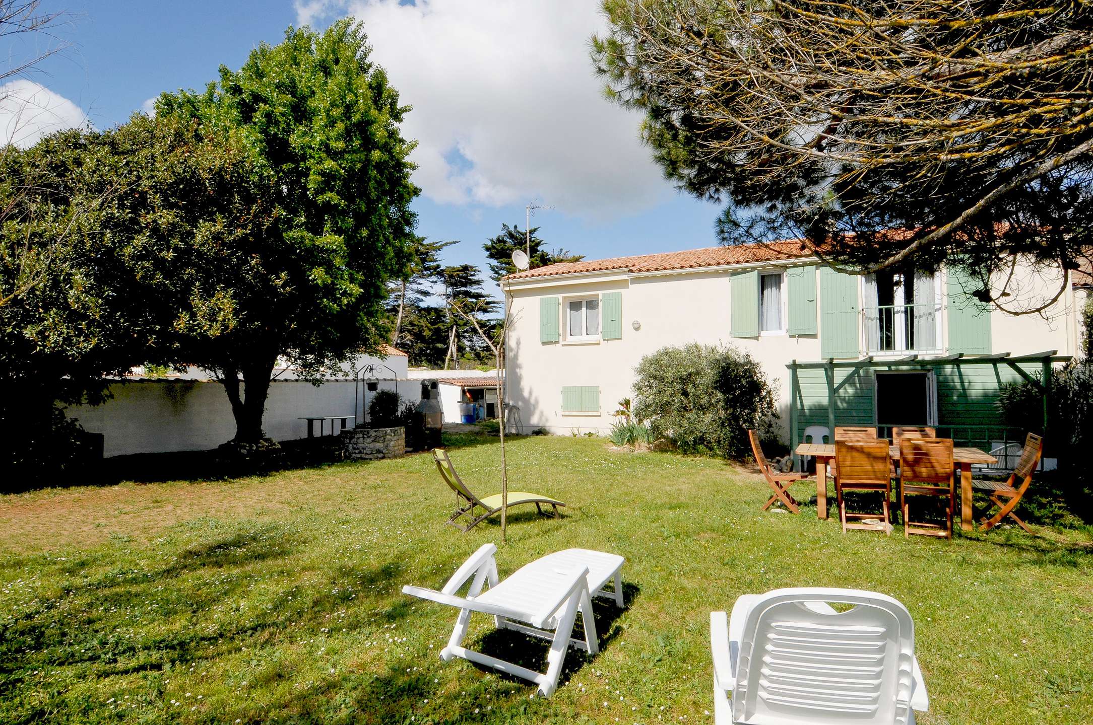 Photo 2 :  d'une maison située à Sainte-Marie-de-Ré, île de Ré.