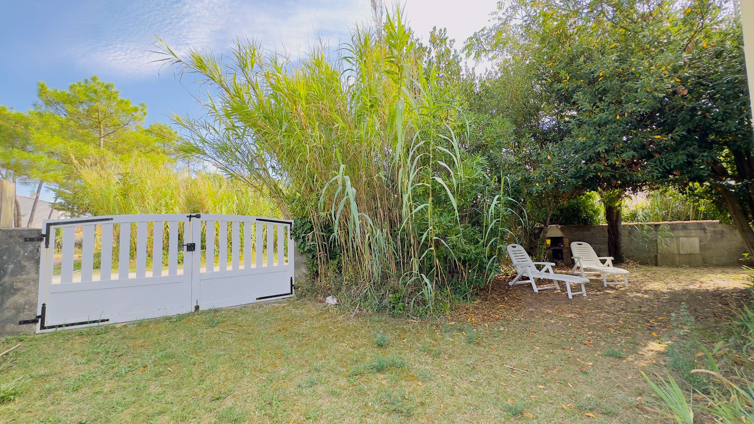 Photo 1 :  d'une maison située à Sainte-Marie-de-Ré, île de Ré.