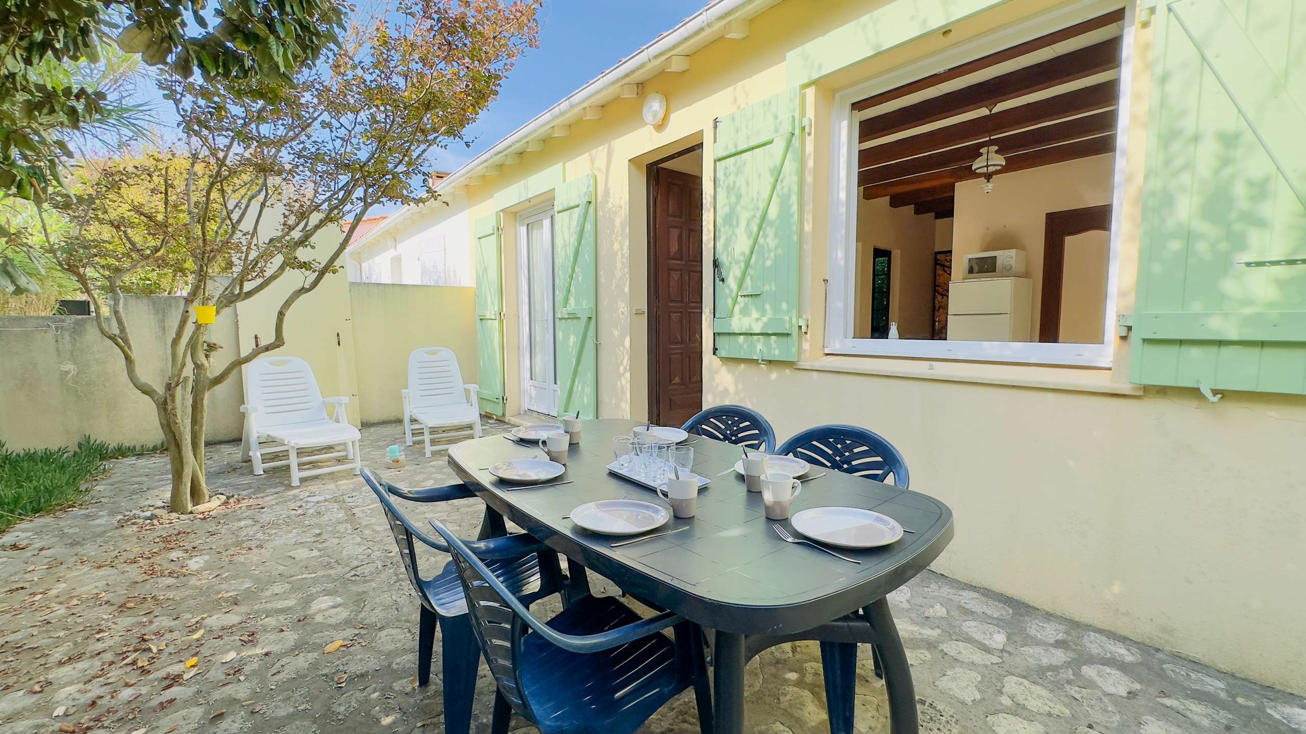 Photo 2 :  d'une maison située à Sainte-Marie-de-Ré, île de Ré.