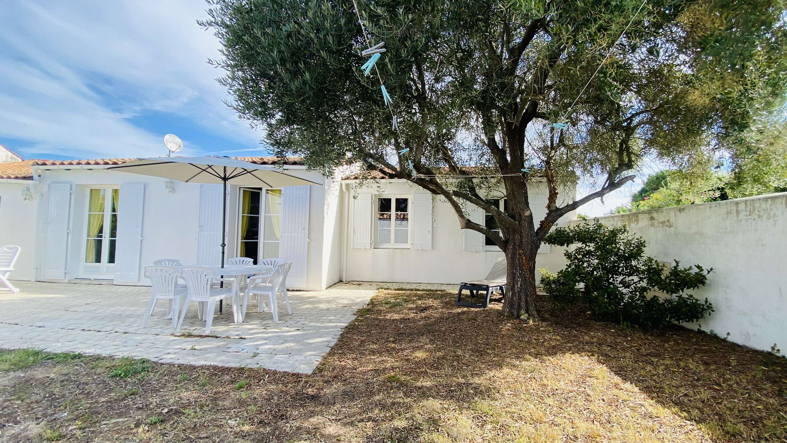 Photo 2 :  d'une maison située à Le Bois-Plage-en-Ré, île de Ré.