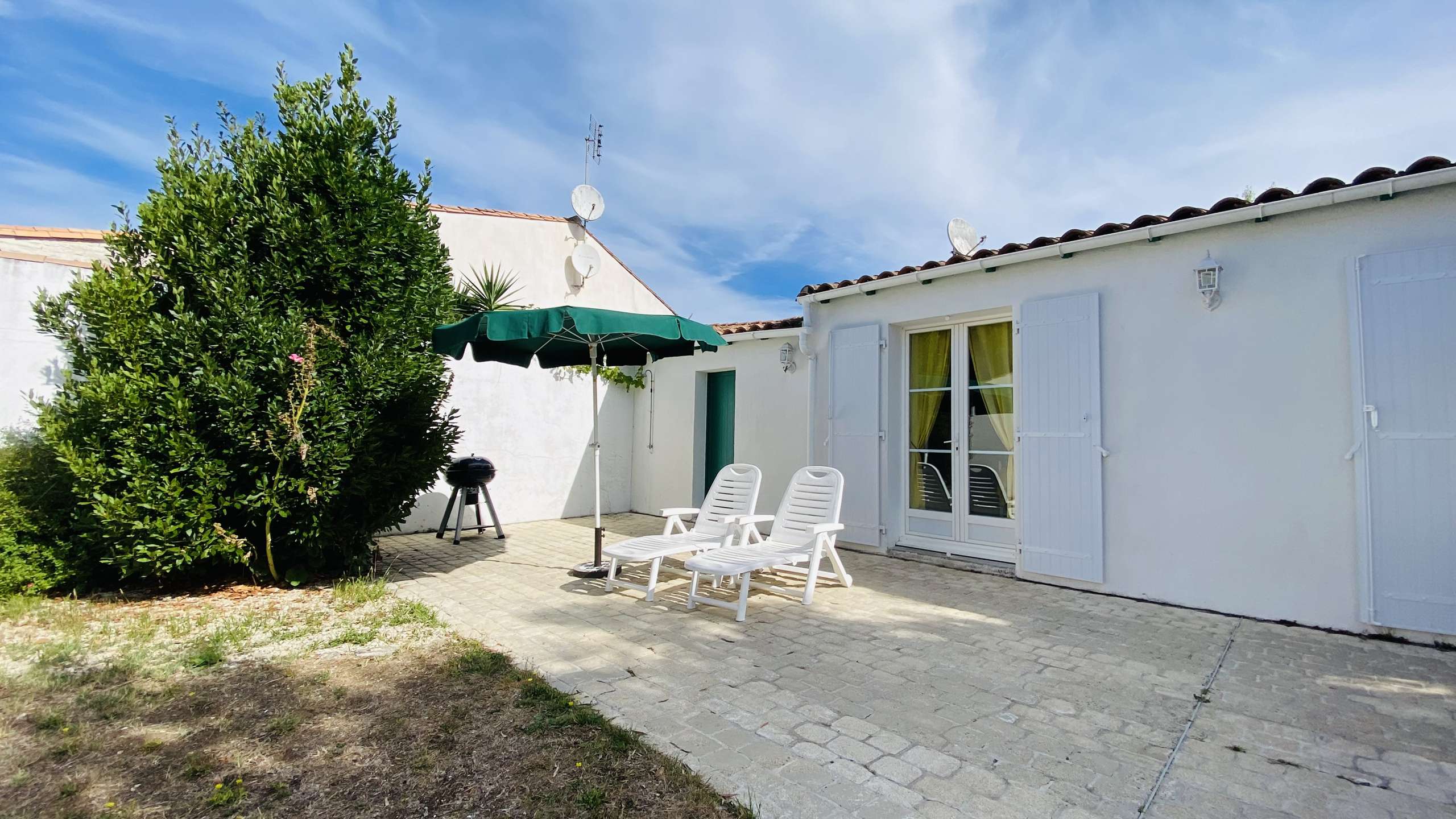 Photo 3 :  d'une maison située à Le Bois-Plage-en-Ré, île de Ré.