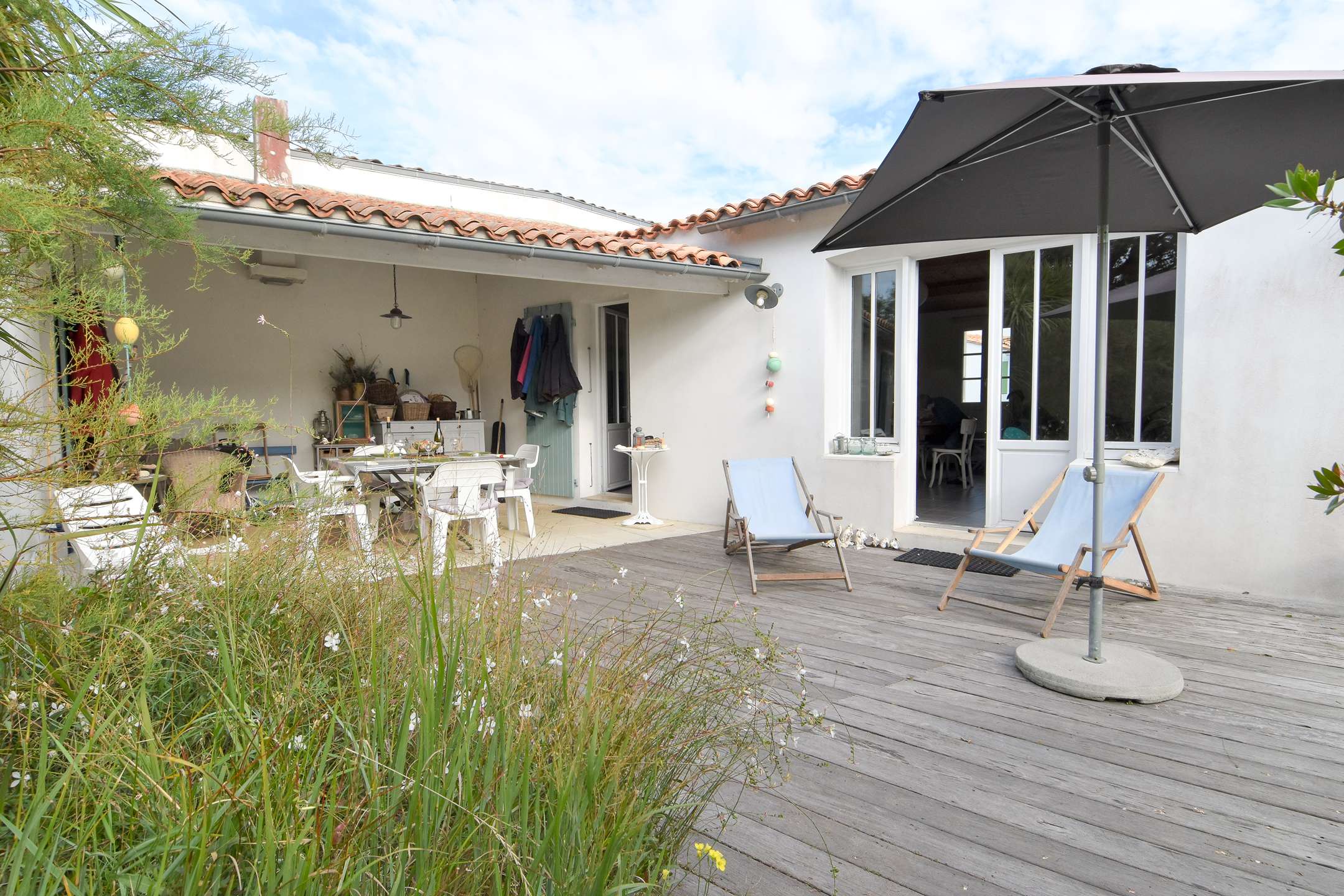 Photo 2 :  d'une maison située à La Couarde-sur-mer, île de Ré.