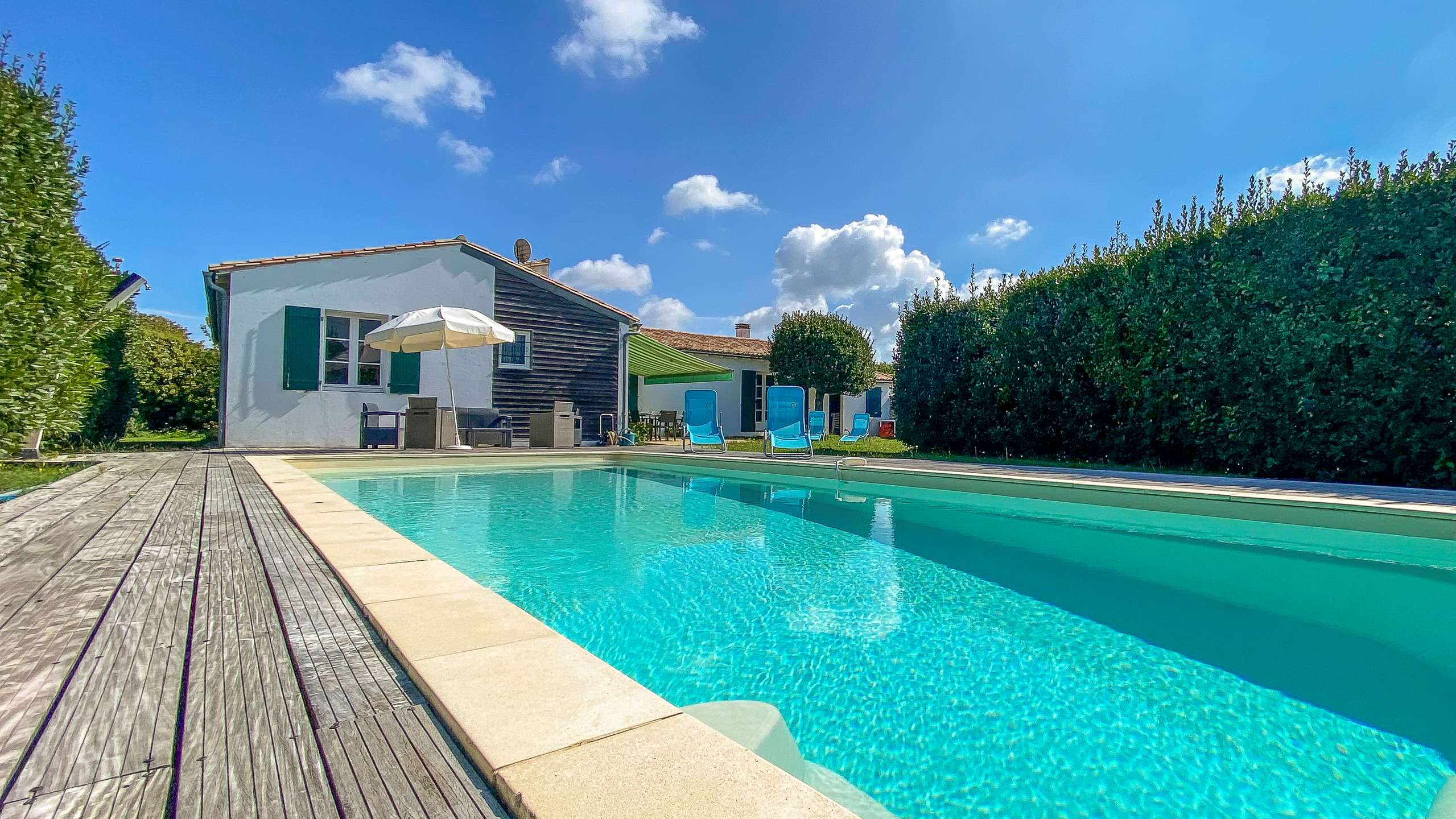 Photo 2 :  d'une maison située à Le Bois-Plage-en-Ré, île de Ré.