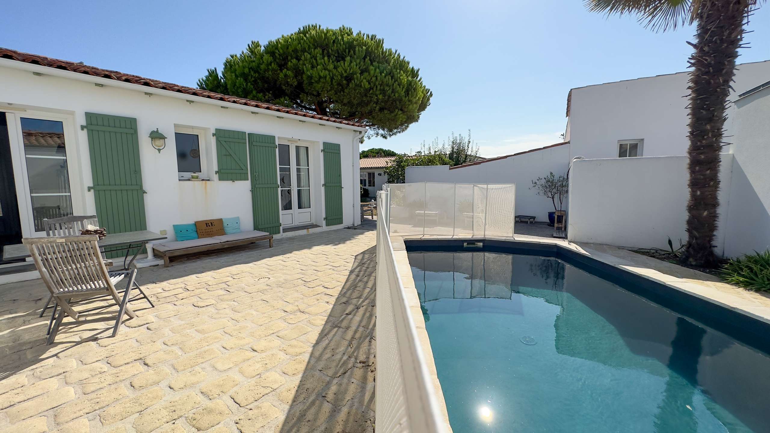 Photo 3 :  d'une maison située à La Couarde-sur-mer, île de Ré.