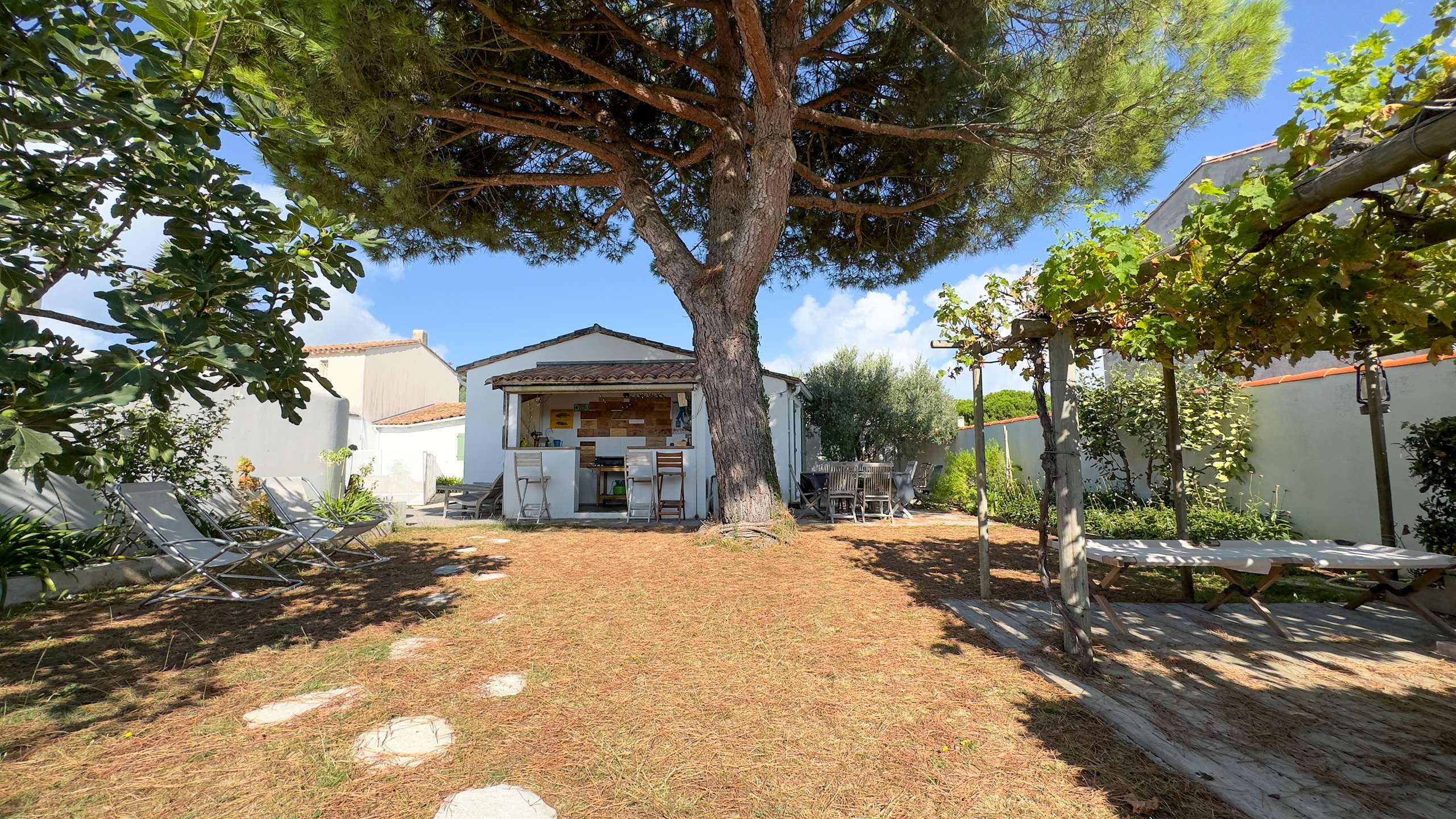 Photo 4 :  d'une maison située à La Couarde-sur-mer, île de Ré.