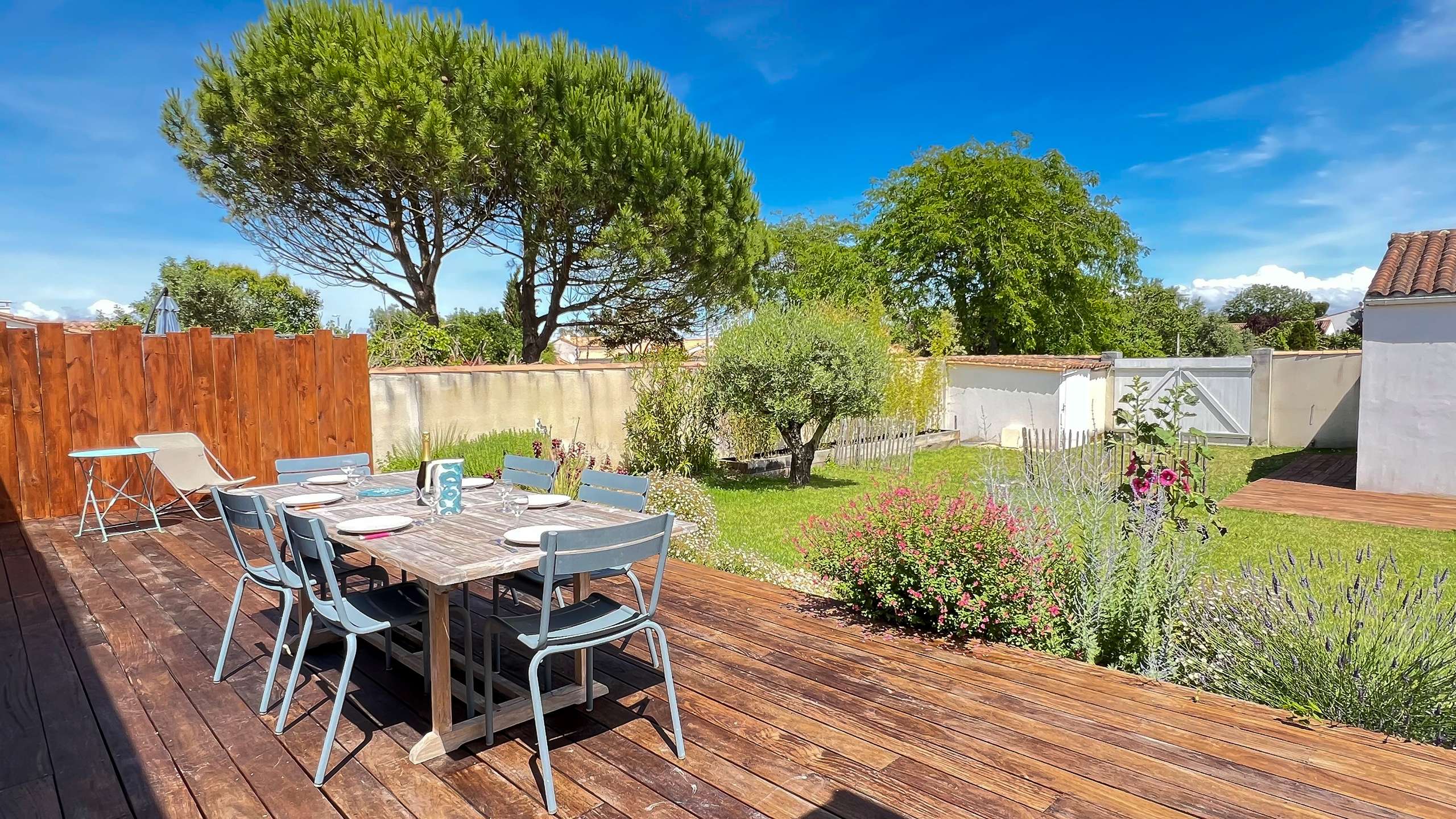 Photo 3 :  d'une maison située à Saint-Martin-de-Ré, île de Ré.