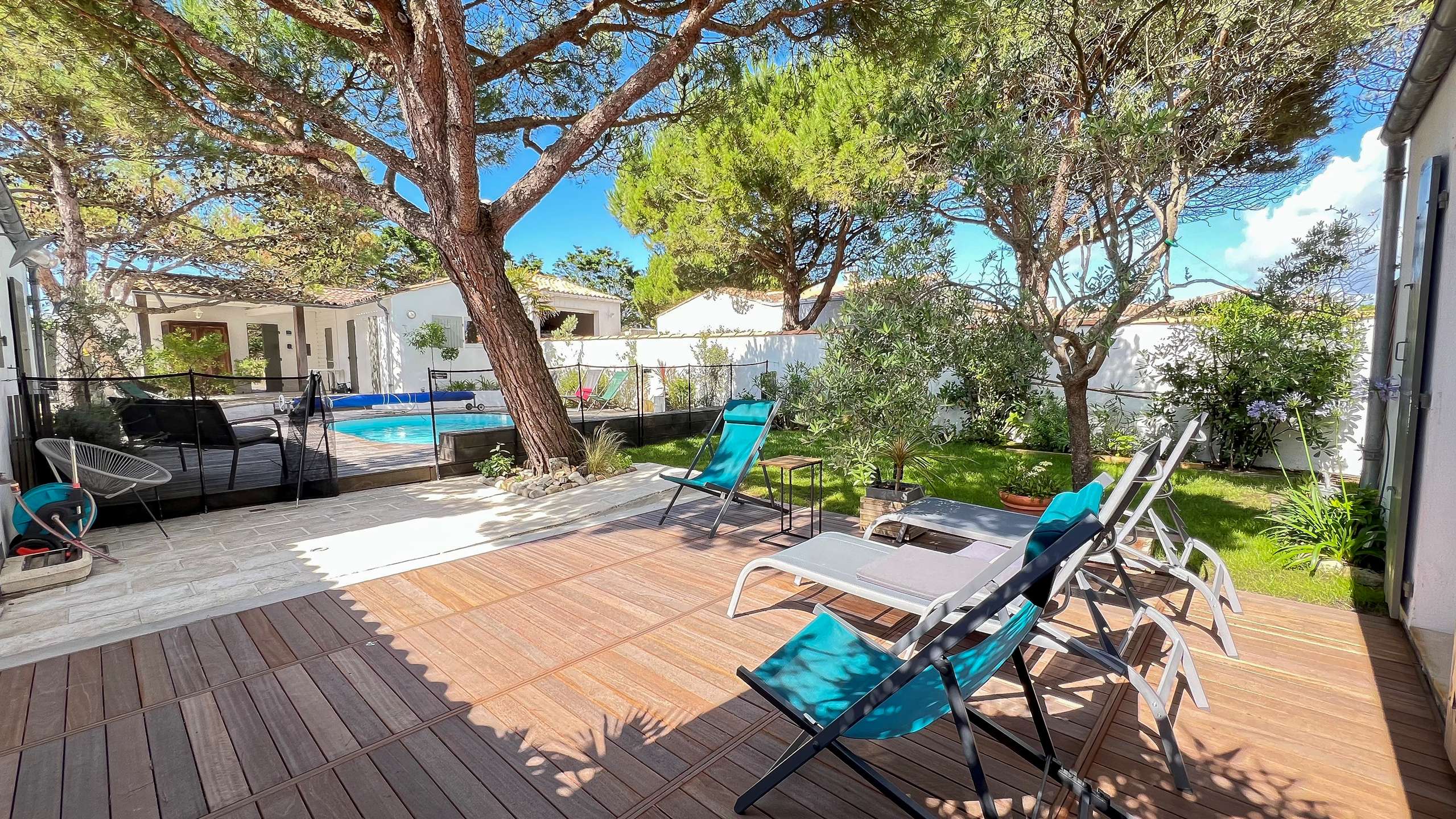 Photo 2 :  d'une maison située à Le Bois-Plage-en-Ré, île de Ré.