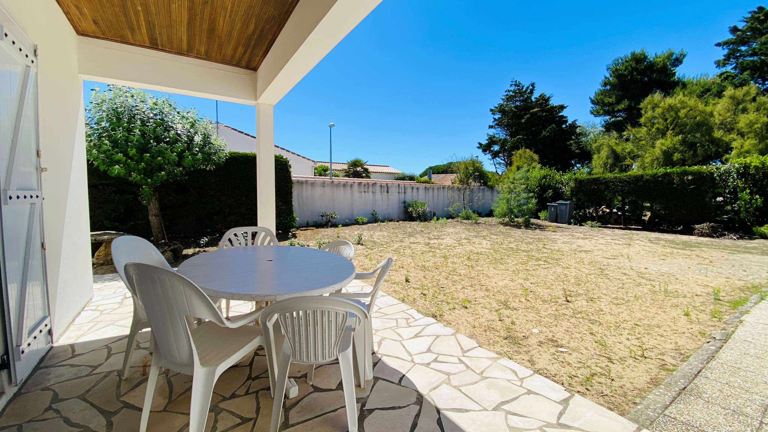 Photo 2 :  d'une maison située à La Couarde-sur-mer, île de Ré.