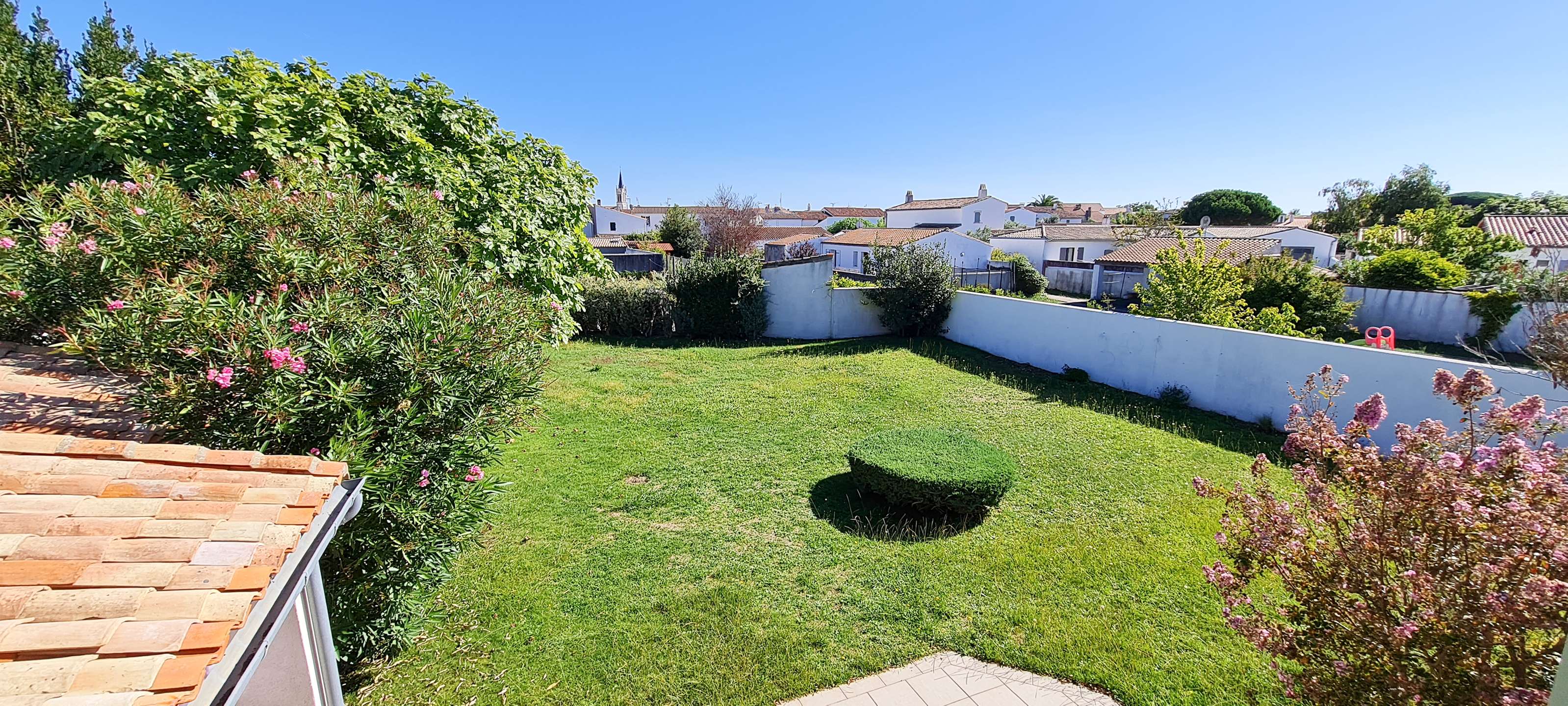 Photo 2 :  d'une maison située à La Couarde-sur-mer, île de Ré.