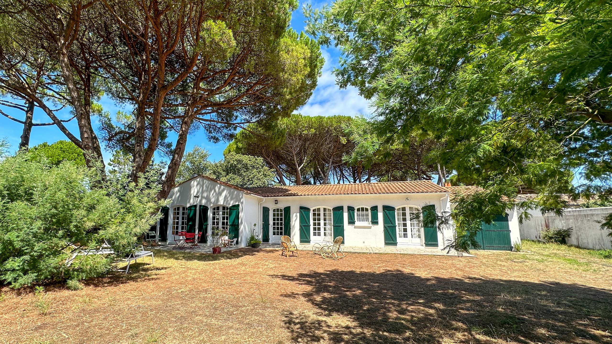 Photo 1 :  d'une maison située à La Couarde-sur-mer, île de Ré.