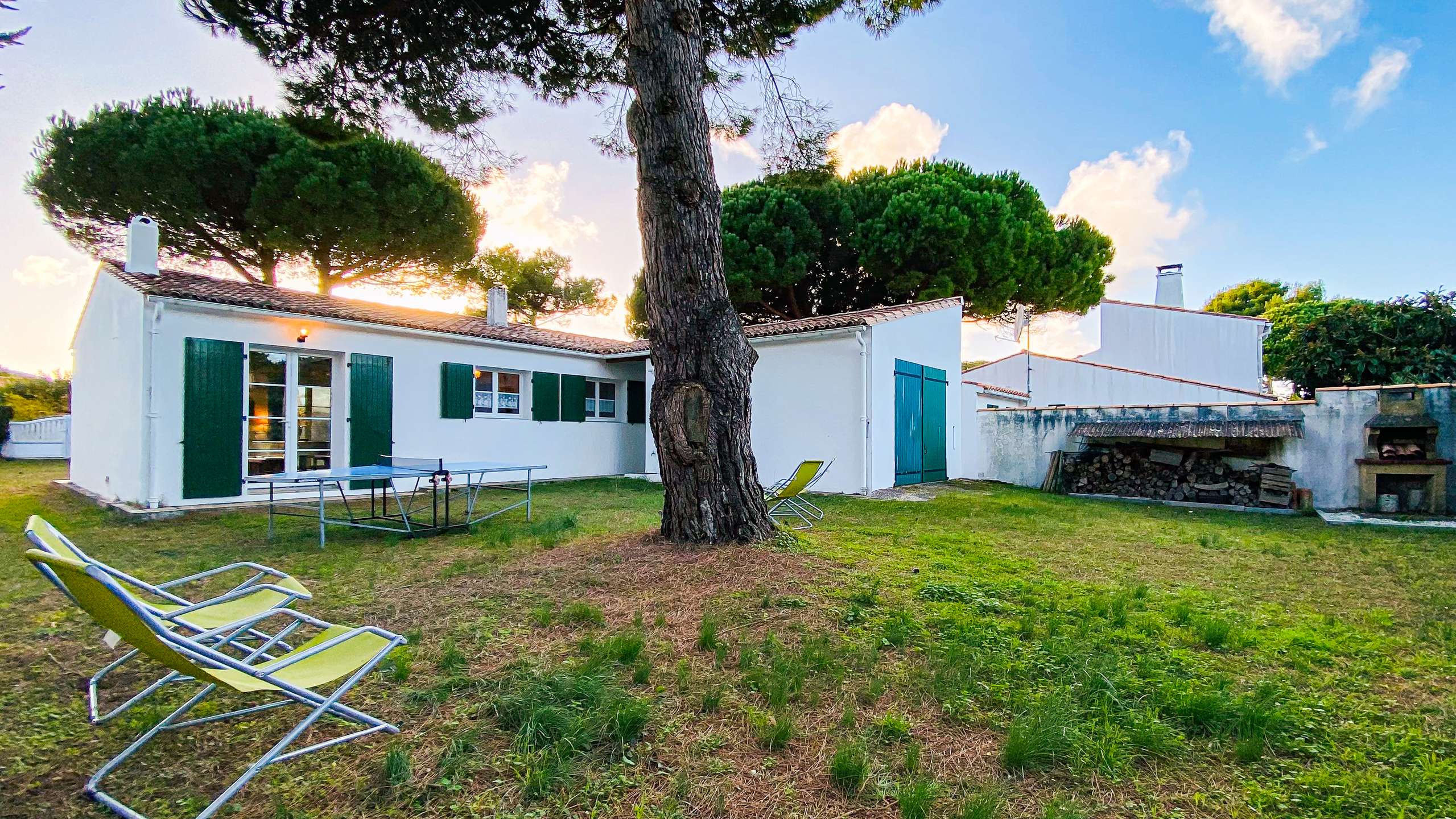 Photo 2 :  d'une maison située à La Couarde-sur-mer, île de Ré.