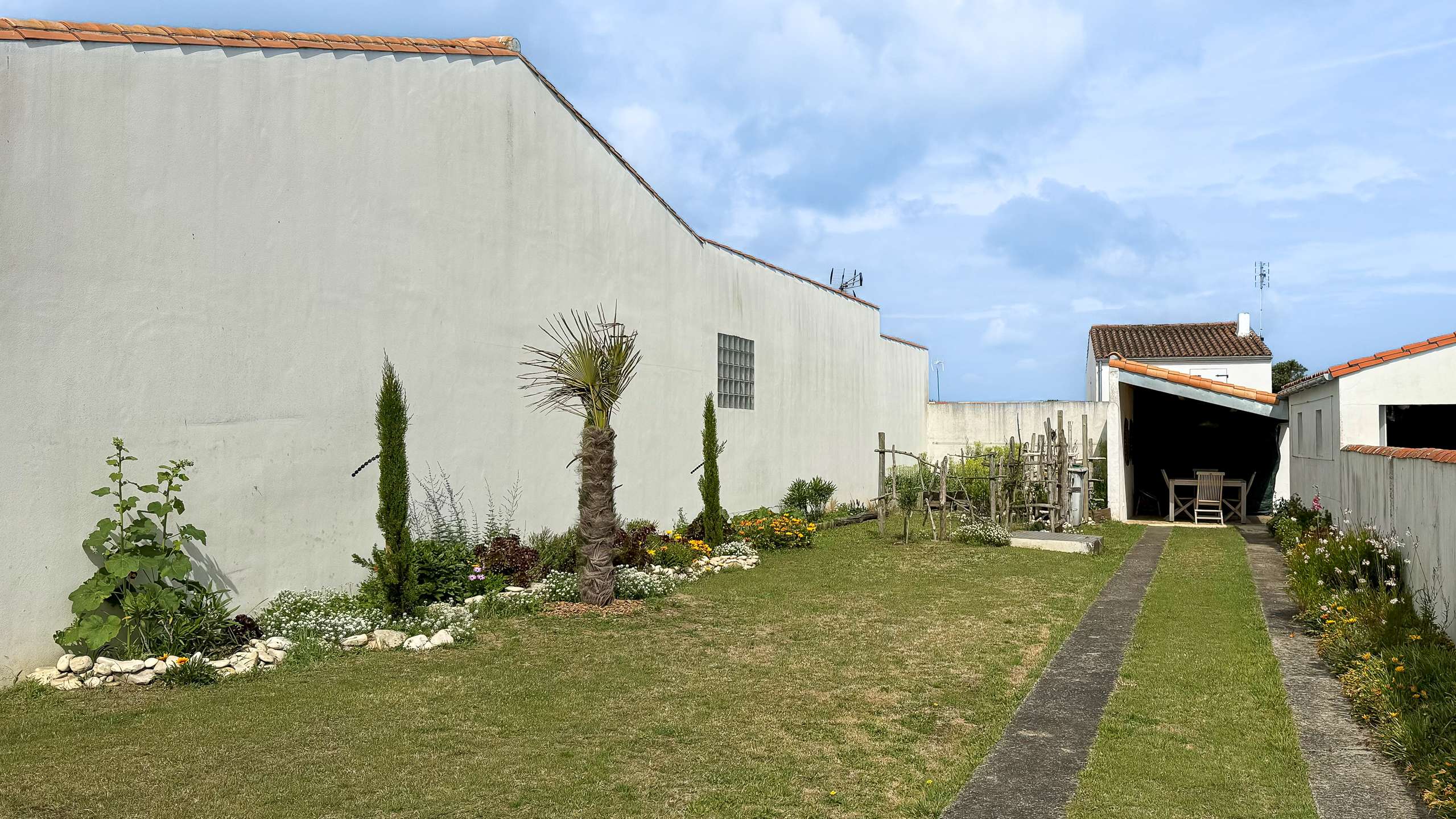 Photo 1 :  d'une maison située à Rivedoux-Plage, île de Ré.