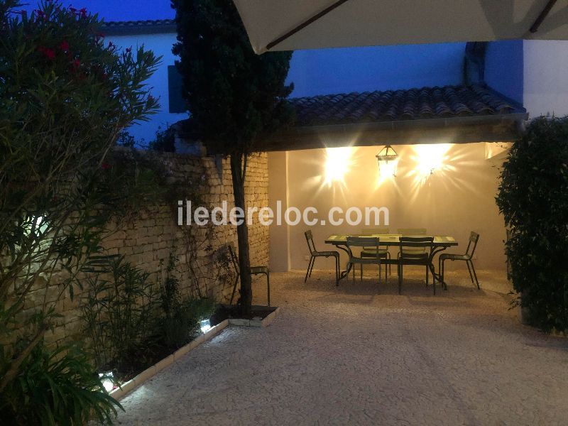 Photo 16 : PATIO d'une maison située à La Couarde, île de Ré.