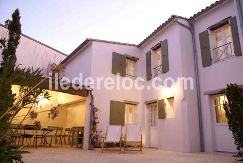 Photo 3 : PATIO d'une maison située à La Couarde, île de Ré.