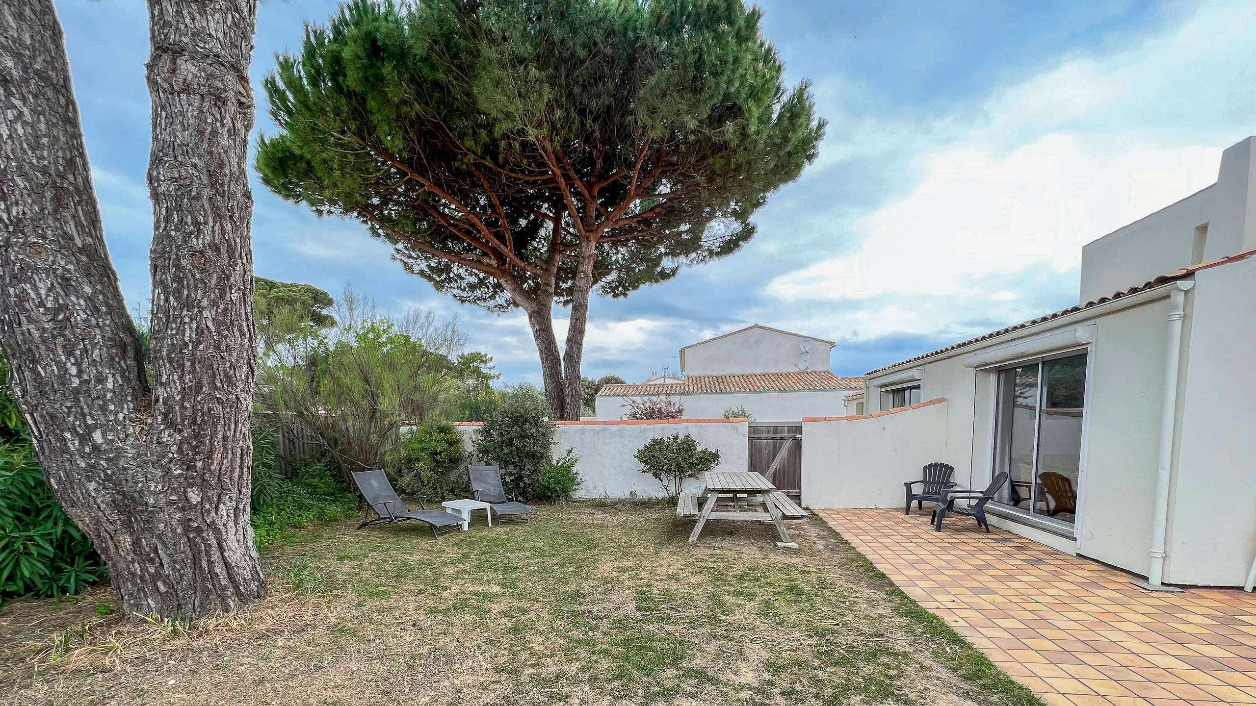 Photo 2 :  d'une maison située à La Couarde-sur-mer, île de Ré.