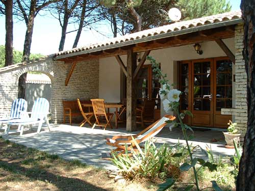 Photo 1 :  d'une maison située à Le Bois-Plage-en-Ré, île de Ré.