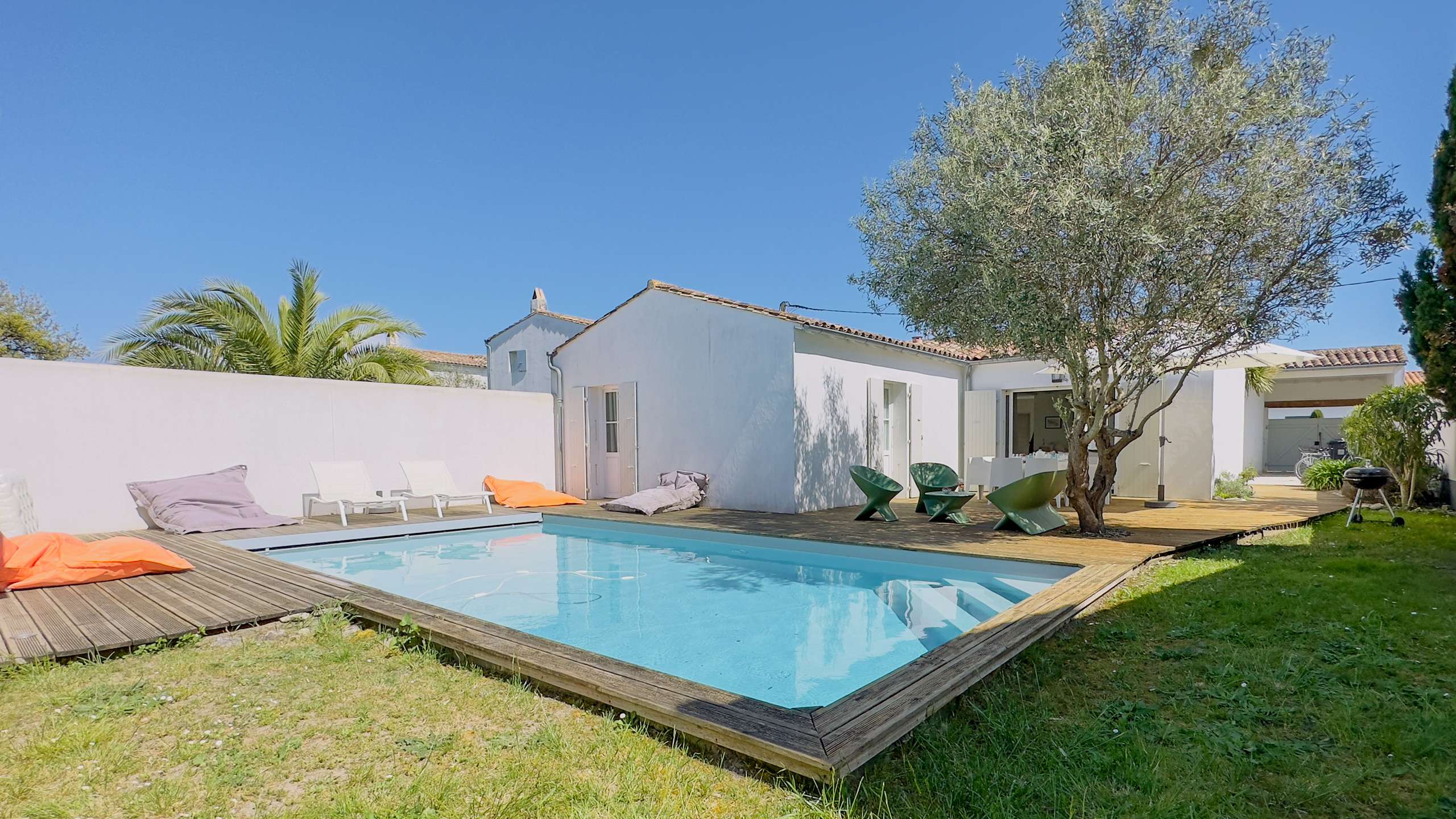 Photo 3 :  d'une maison située à Saint-Clément-des-Baleines, île de Ré.