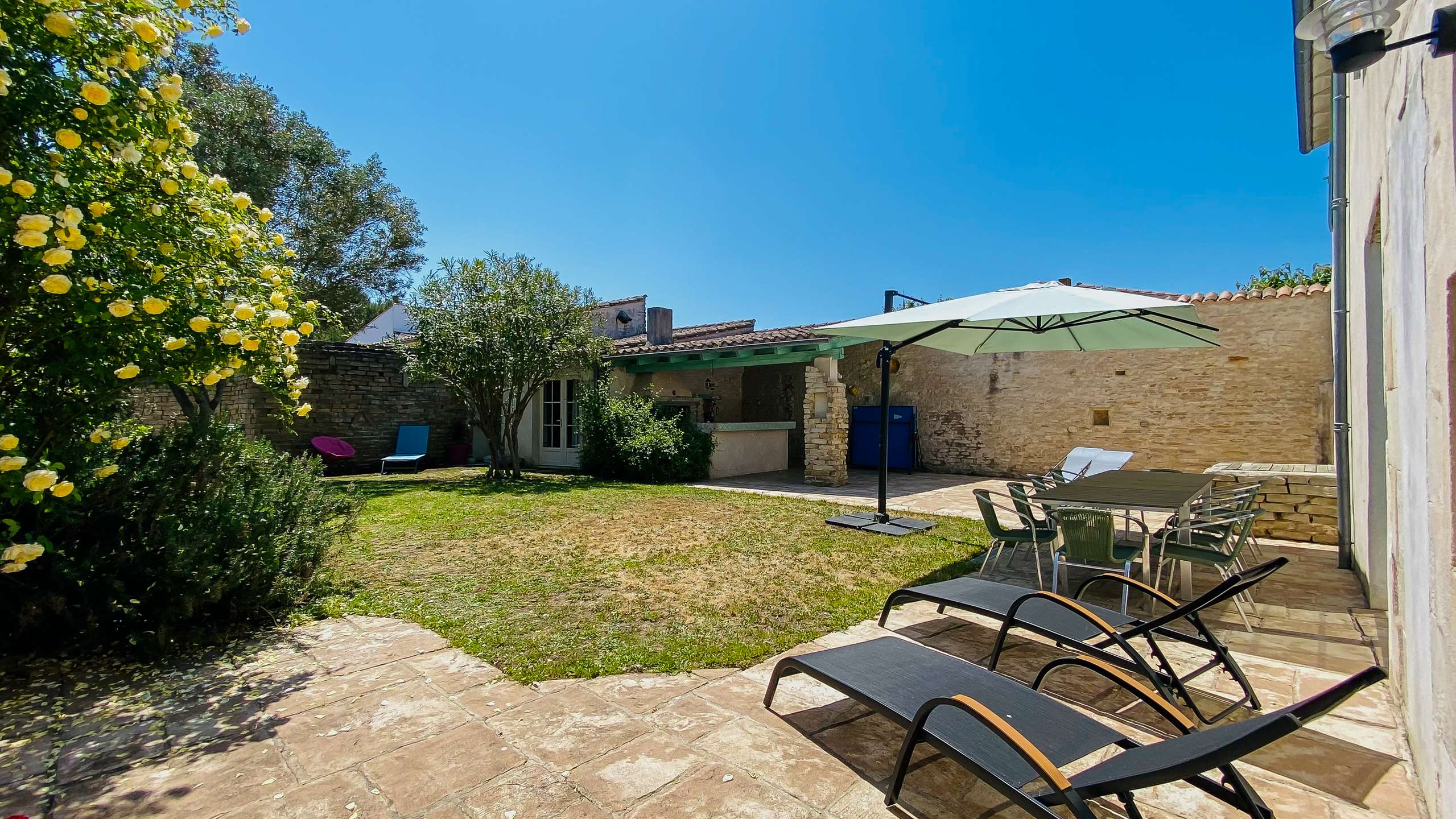 Photo 3 :  d'une maison située à La Couarde-sur-mer, île de Ré.