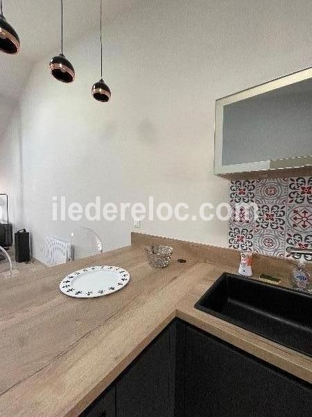 Photo 34 : CUISINE d'une maison située à La Couarde-sur-mer, île de Ré.