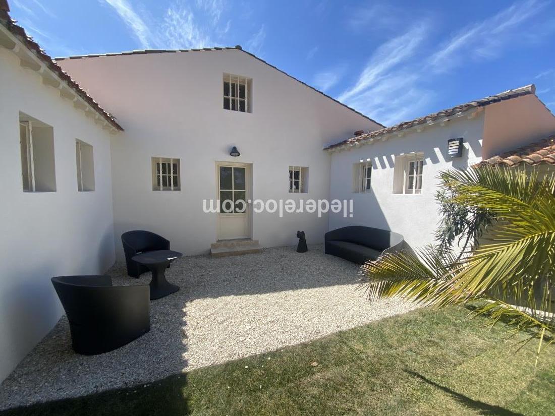 Photo 17 : EXTERIEUR d'une maison située à La Couarde-sur-mer, île de Ré.