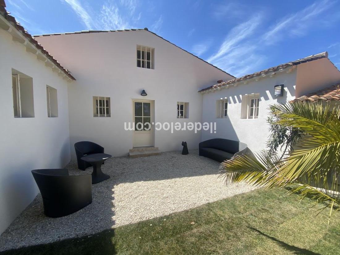 Photo 18 : EXTERIEUR d'une maison située à La Couarde-sur-mer, île de Ré.