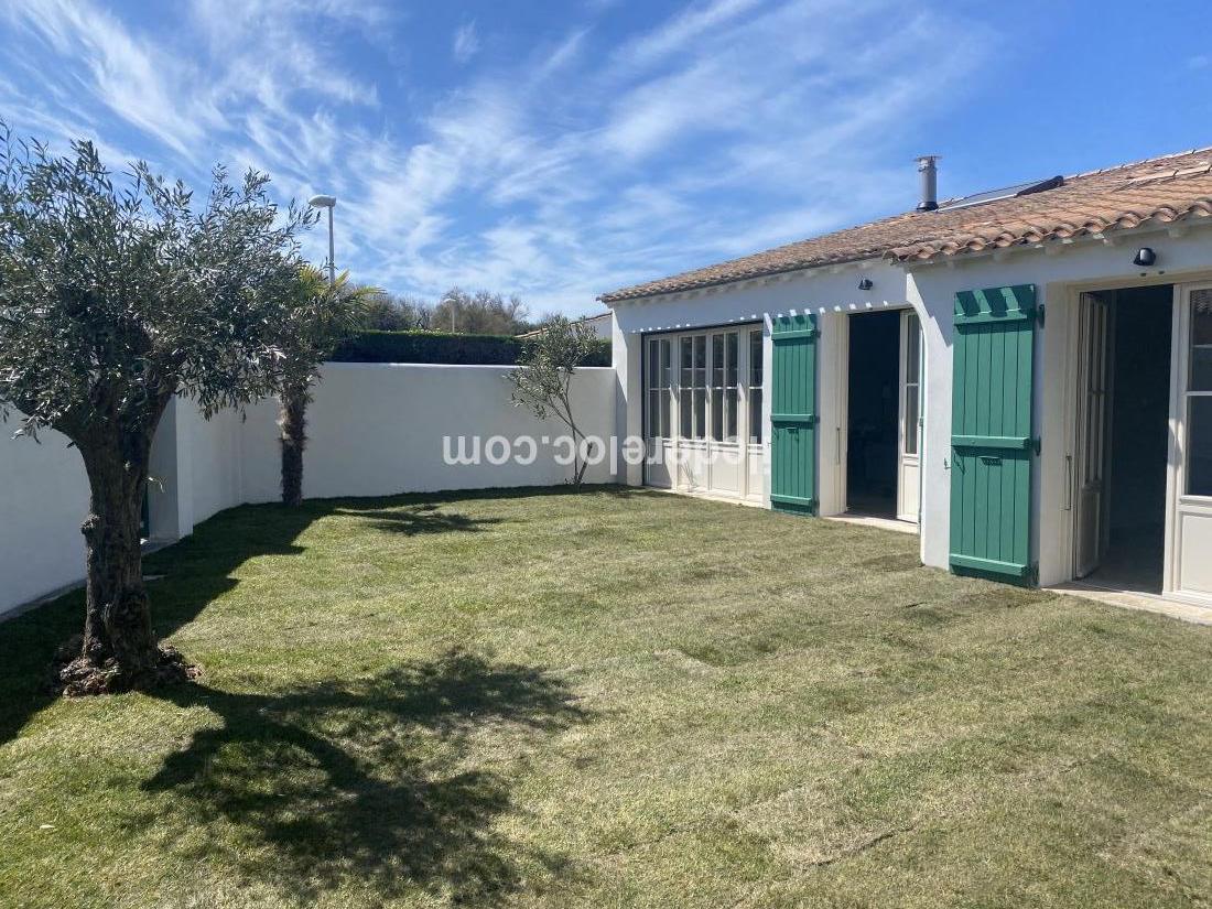 Photo 51 : EXTERIEUR d'une maison située à La Couarde-sur-mer, île de Ré.