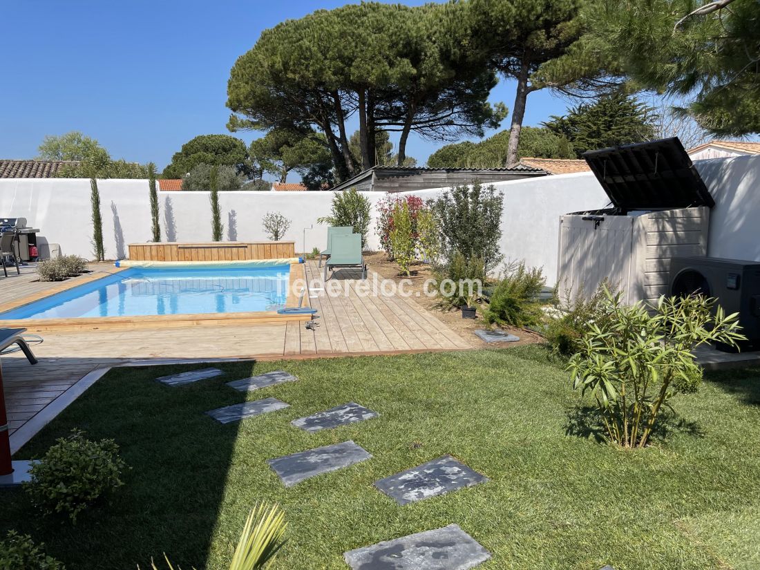 Photo 2 : EXTERIEUR d'une maison située à Le Bois-Plage-en-Ré, île de Ré.