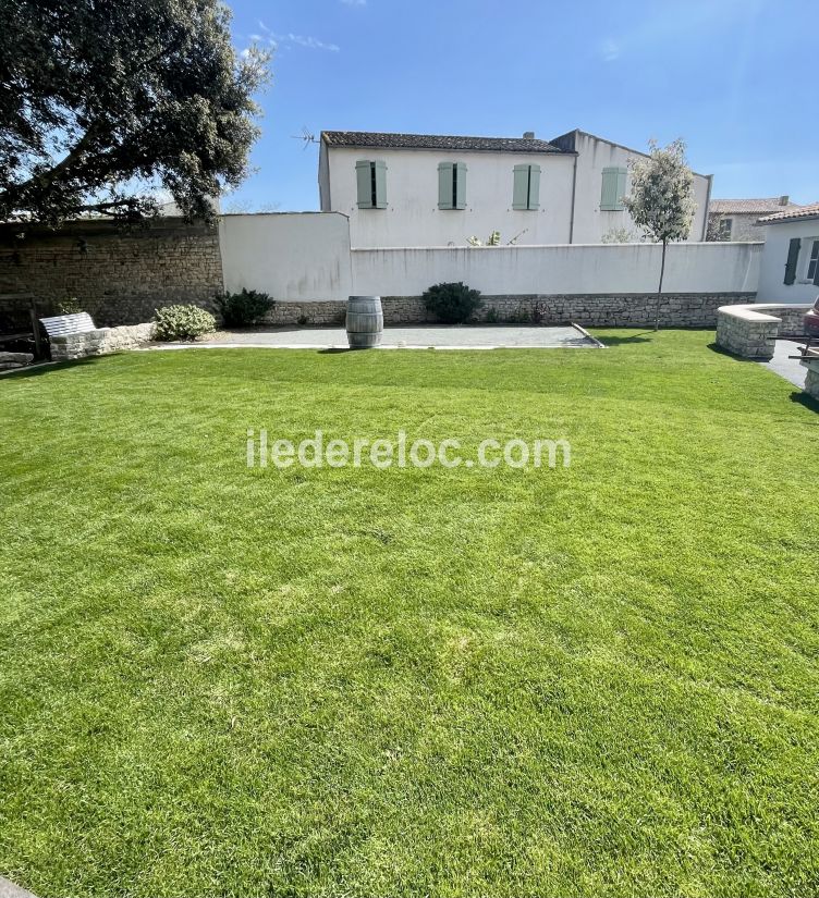 Photo 20 : EXTERIEUR d'une maison située à Sainte-Marie-de-Ré, île de Ré.