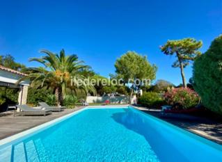 Ile de Ré:Belle villa avec piscine chauffée aux grenettes