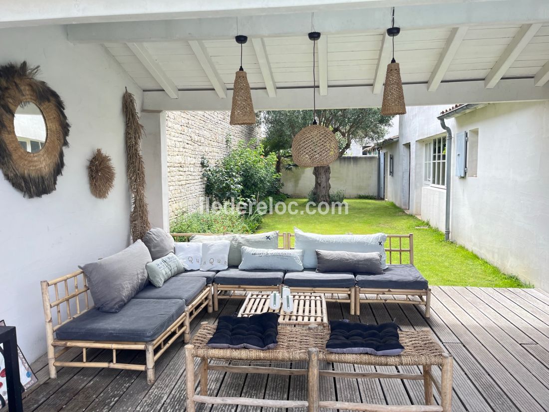 Photo 4 : EXTERIEUR d'une maison située à La Couarde-sur-mer, île de Ré.