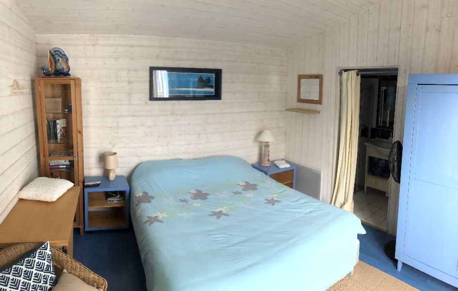 Photo 6 : CHAMBRE d'une maison située à La Couarde-sur-mer, île de Ré.