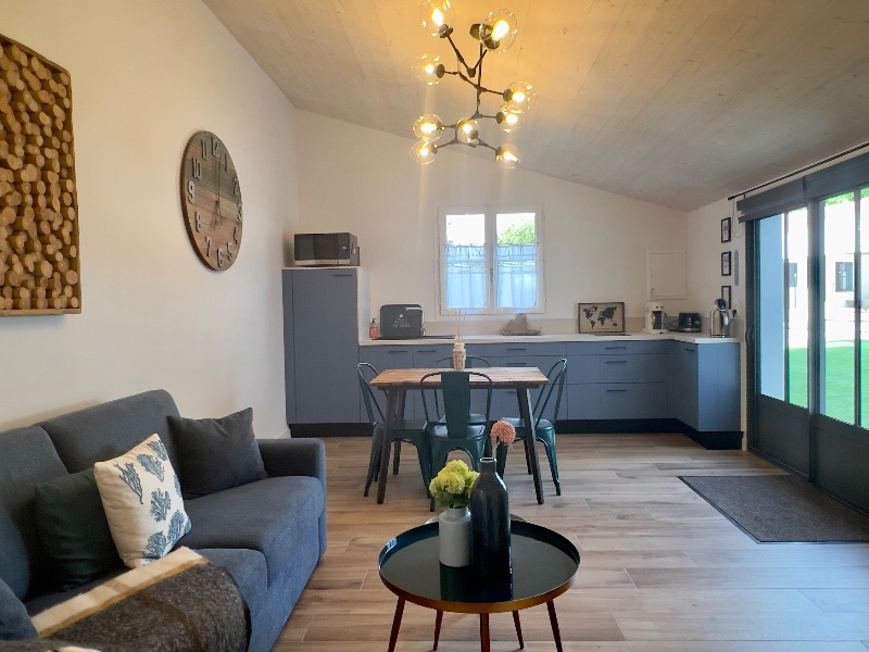 Photo 4 : SEJOUR d'une maison située à La Flotte, île de Ré.