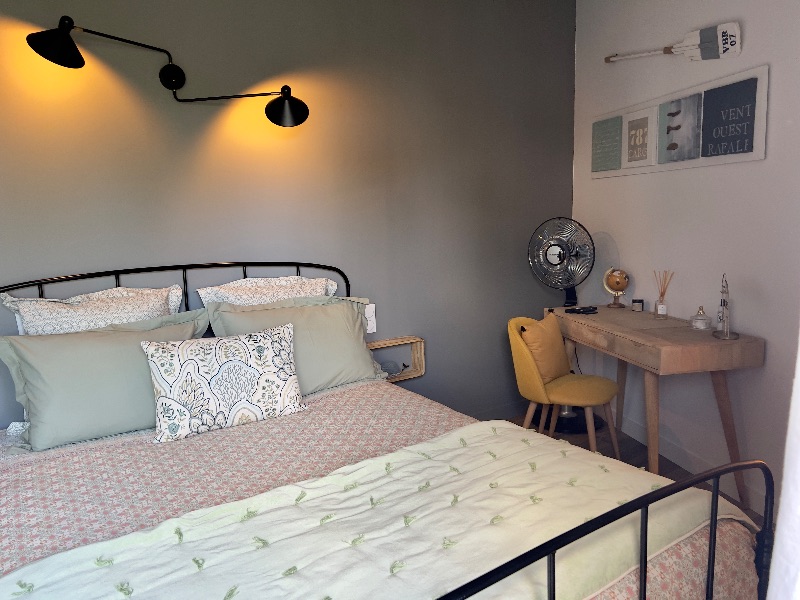 Photo 16 : CHAMBRE d'une maison située à La Flotte, île de Ré.