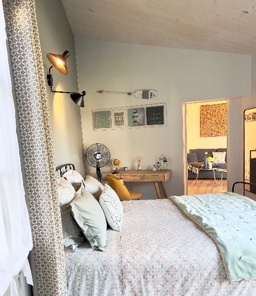 Photo 18 : CHAMBRE d'une maison située à La Flotte, île de Ré.