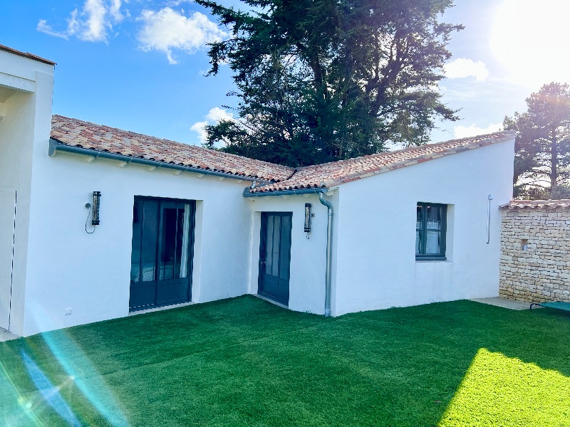 Photo 2 : EXTERIEUR d'une maison située à La Flotte, île de Ré.